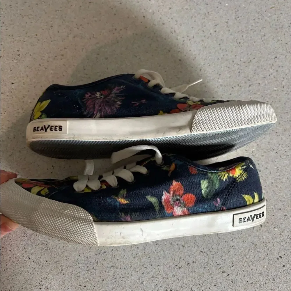 SeaVees stylish floral